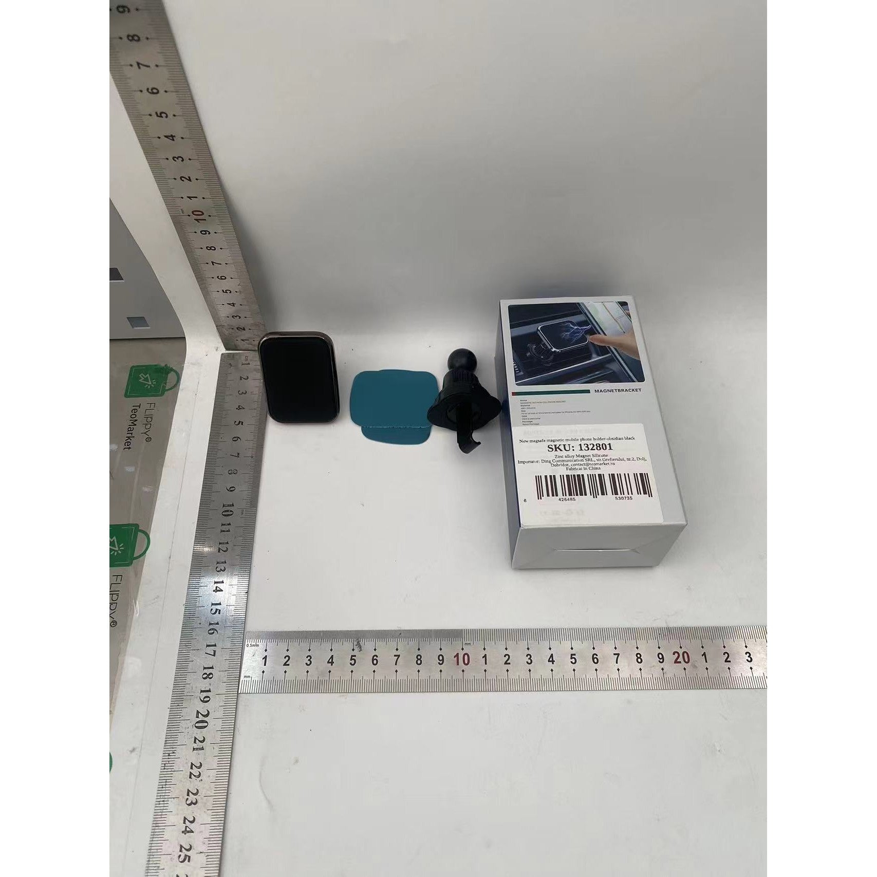 Suport Auto pentru Telefon, Kadeny, MagSafe, cu Magnet, Prindere Grila de Ventilatie, Detalii Fine, Rotativ 360 de Grade, Plastic Magnet Silicon, 5.1x3.9 cm, Negru Argintiu