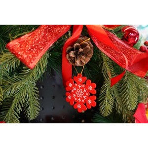 Ornament de brad fulg de nea, Kaveny, rosu, lemn, 7.5 cm