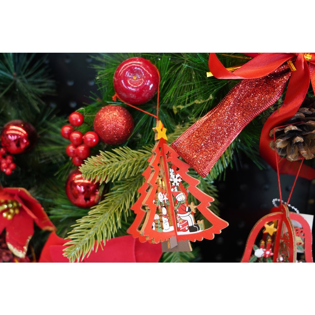 Ornament de brad mos craciuni in brad, Kadeny, multicolor, lemn, 10.5x9.5 cm