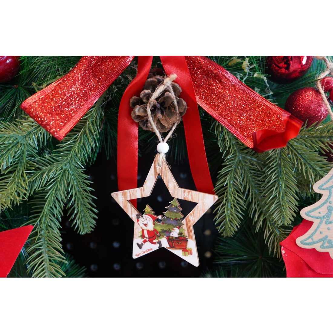 Ornament de brad stea cu Mos Craciun, Kadeny, multicolor, lemn, 9.9 cm