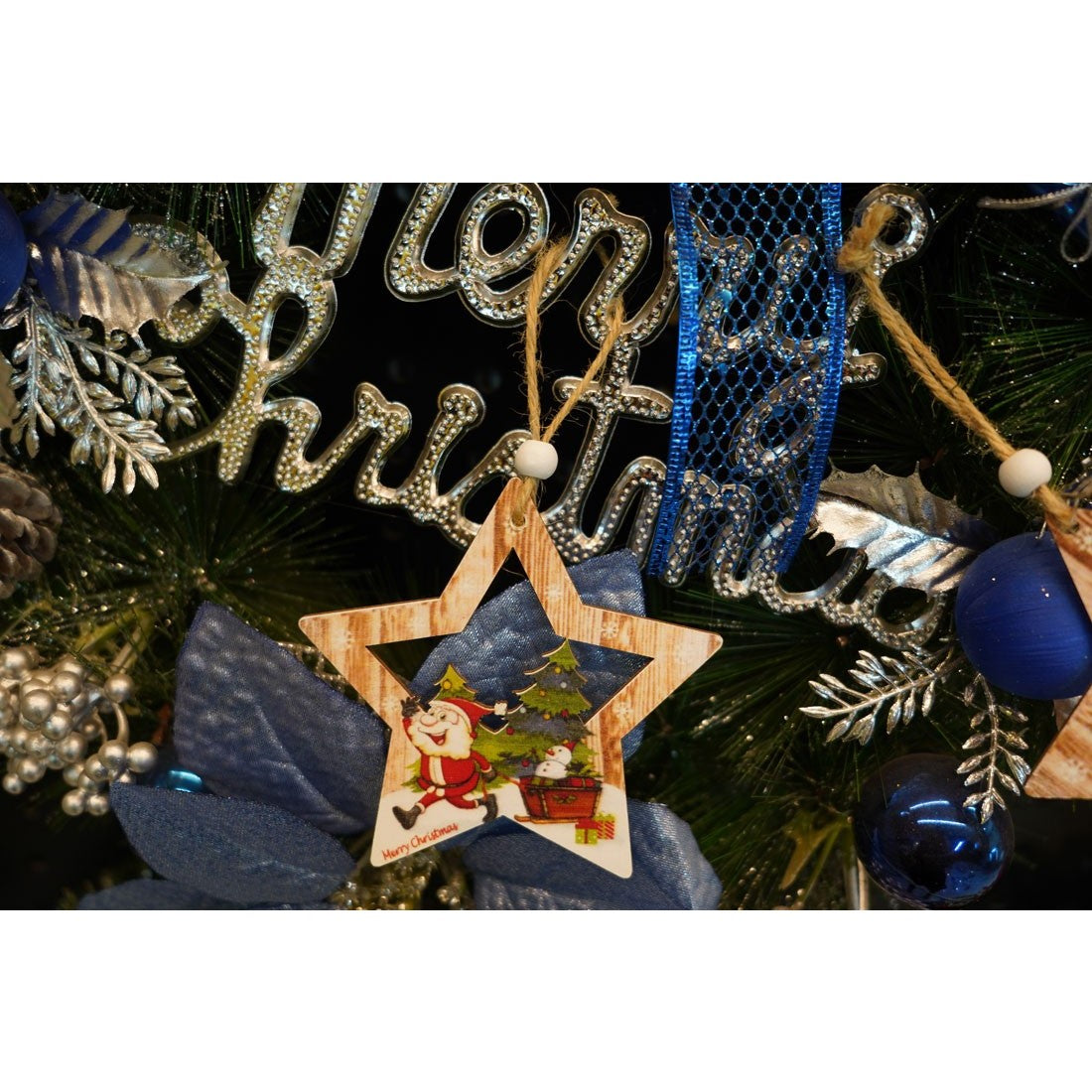 Ornament de brad stea cu Mos Craciun, Kadeny, multicolor, lemn, 9.9 cm