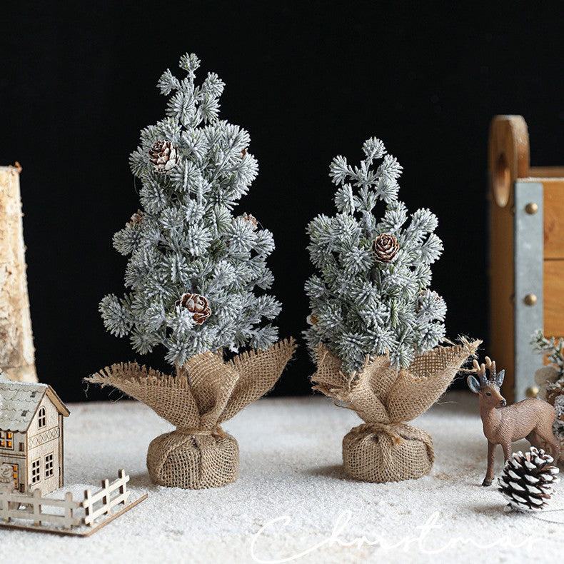 Decoratiune Craciun pentru Masa, Kadeny, Ornament de Decor Model Brad de Craciun de Dimensiuni Mici cu Fulgi Albi, pentru Birou si Interior, din Plastic Calitativ 20 cm, Verde Alb