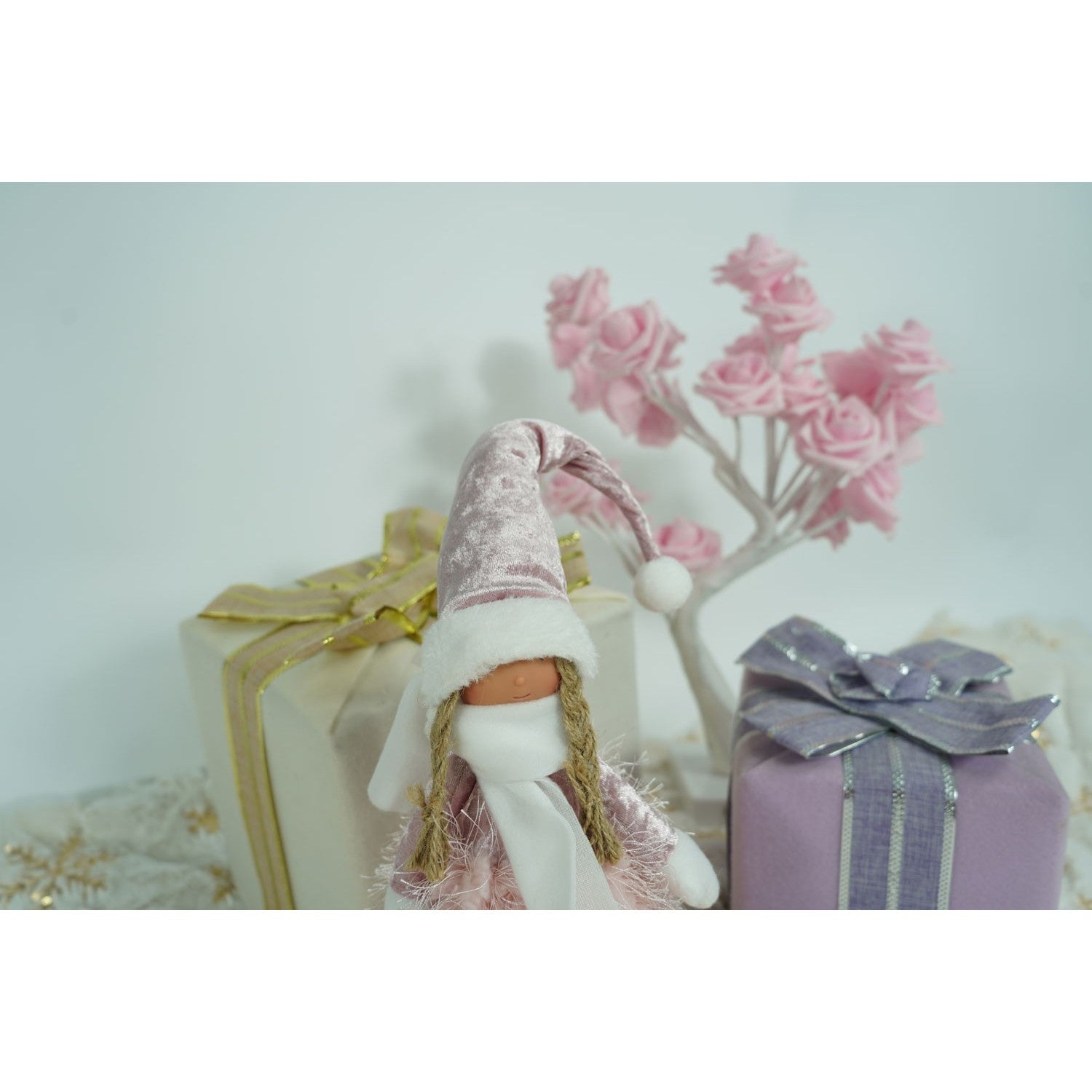 Ornament de Craciun papusa, Kadeny, roz/alb, textil, 50 cm