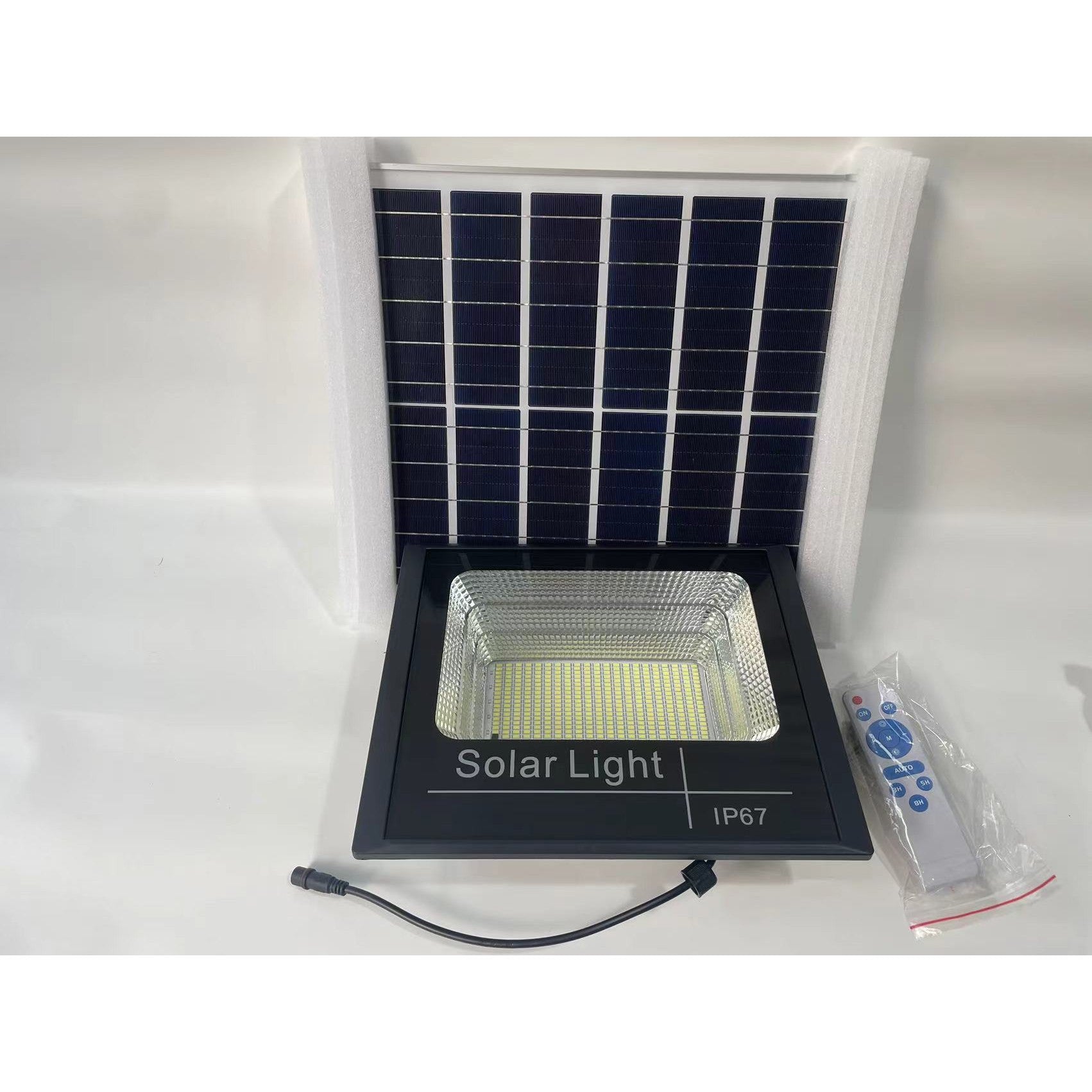 Proiector LED SMD 500W cu incarcare solara Kaveny, panou solar, cu telecomanda, suport prindere, material ABS, 18AH, 400 LED-uri, temperatura culoare 6500k, 32x26x9 cm, negru