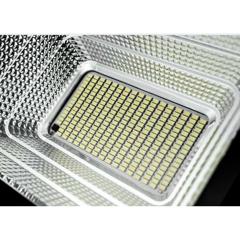Proiector LED/Lampa solara de exterior Kaveny, 22 cm x 27 cm, Rezistent la Apa IP67, cu Panou Solar, 220LED SMD, 100W, Senzor de lumina, Timer, cu Telecomanda, 2 moduri de iluminat, kit montaj inclus, Lumina Rece