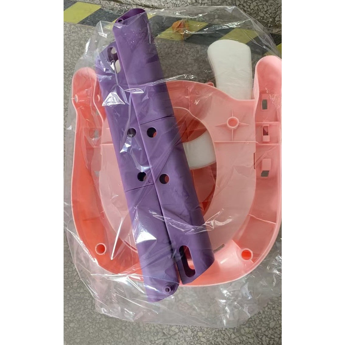 Reductor si Scaunel Inaltator WC, Kadeny, pentru Copii 1 - 7 Ani, 2 Trepte Reglabile, Pliabil, Colac Moale, cu Spatar si Manere, Inaltime 54/58 cm x 39.5 x 35 cm, din Plastic+PVC, Roz/Mov