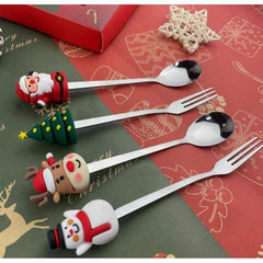 Set 4 Tacamuri, Kadeny, cu Figurine de Craciun, din Otel Inoxidabil, 2 Furculite, 2 Linguri, Cutie Festiva, 13.5 cm, Rosu