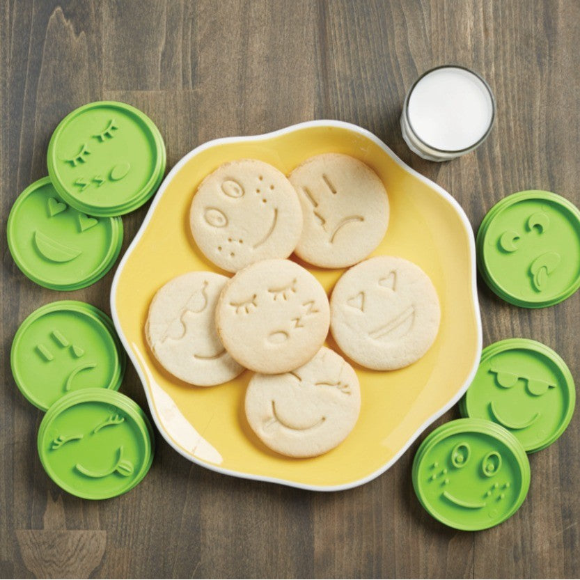 Set 7 Forme de Prajituri, Kadeny, Model Emoticoane Smiley Face, Diferite Expresii, 7.7 x 1.5 cm, din PP, Verde