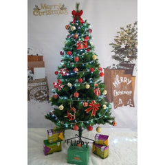 Set brad artificial de Craciun si elemente decorative, Decorat cu conuri de pin, pentru interior/exterior, inaltime 210 cm, diametru 114 cm, 1057 ramuri, Kadeny, verde, suport metalic inclus