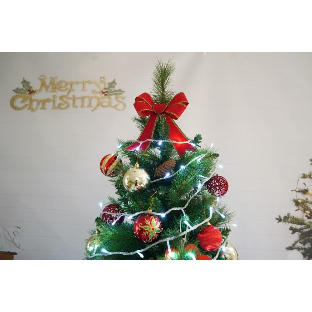 Set brad artificial de Craciun si elemente decorative, Decorat cu conuri de pin, pentru interior/exterior, inaltime 210 cm, diametru 114 cm, 1057 ramuri, Kadeny, verde, suport metalic inclus