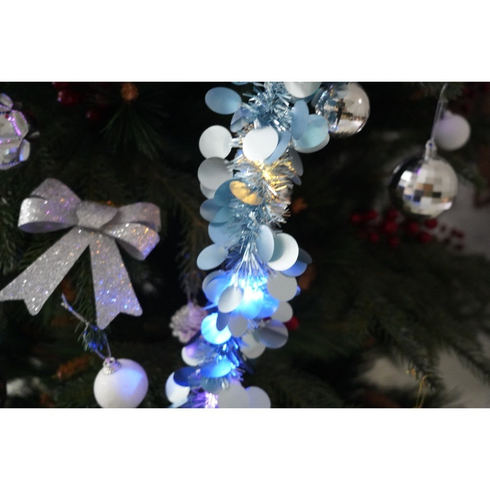 Set brad artificial de Craciun si elemente decorative, decorat cu conuri pin rosii, pentru interior/exterior, inaltime 210 cm, diametru 142 cm, 767 ramuri, Kadeny, verde, suport metalic inclus