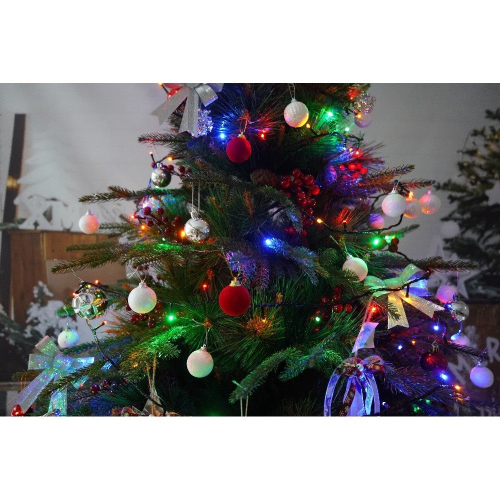 Set brad artificial de Craciun si elemente decorative, decorat cu conuri pin rosii, pentru interior/exterior, inaltime 210 cm, diametru 142 cm, 767 ramuri, Kadeny, verde, suport metalic inclus