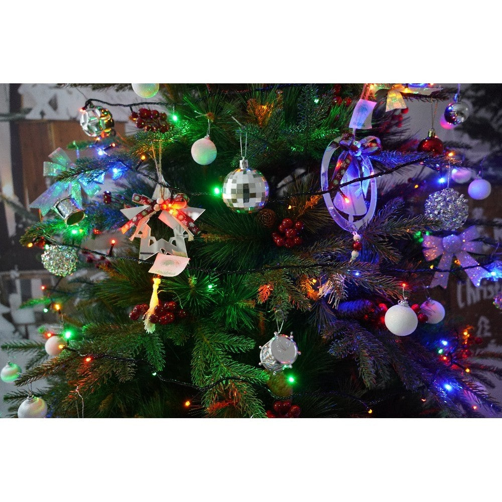 Set brad artificial de Craciun si elemente decorative, decorat cu conuri pin rosii, pentru interior/exterior, inaltime 210 cm, diametru 142 cm, 767 ramuri, Kadeny, verde, suport metalic inclus