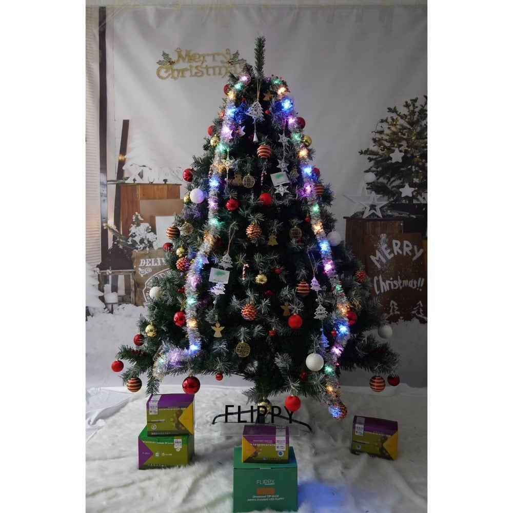 Set brad artificial de Craciun si elemente decorative, nins, decorat cu conuri pin, pentru interior/exterior, inaltime 210 cm, diametru 147 cm, 1150 ramuri, Kadeny, verde, suport metalic inclus