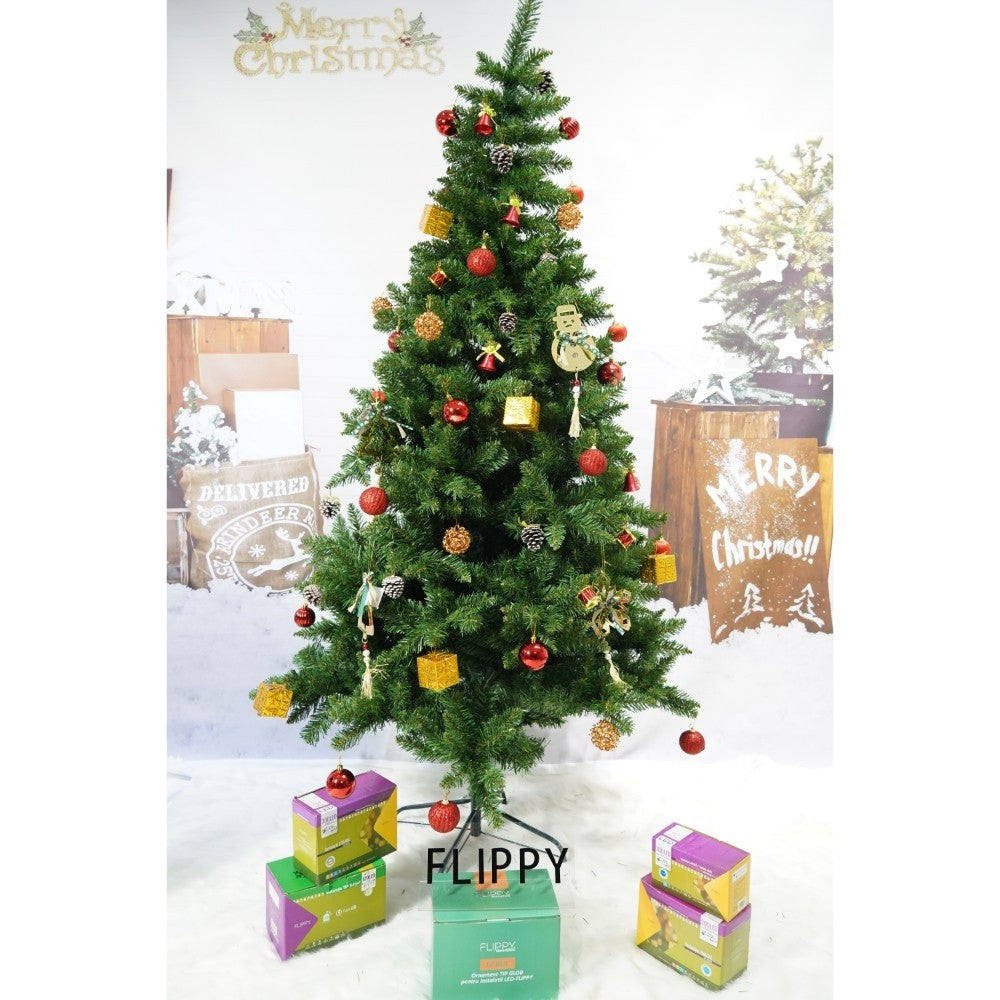 Set brad artificial de Craciun si elemente decorative, nins, decorat cu conuri pin, pentru interior/exterior, inaltime 210 cm, diametru 131 cm, 630 ramuri, Kadeny, alb/verde, suport metalic inclus