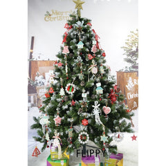 Set brad artificial de Craciun si elemente decorative, nins, decorat cu conuri pin, pentru perete/colt, inaltime 210 cm, diametru 149 cm, 1224 ramuri, Kadeny, verde, suport metalic inclus