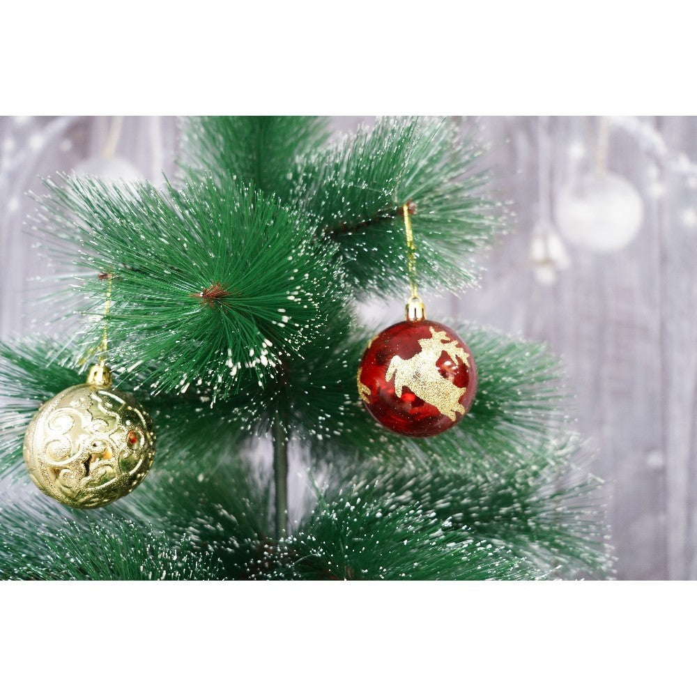 Set brad artificial de Craciun si elemente decorative tip pin inzapezit, inaltime 210 cm, diametru 115 cm, 350 ramuri cu ace 3D 12 cm, Kadeny, verde cu varfuri, ninse, suport metalic inclus