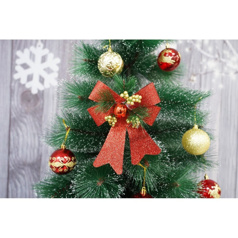 Set brad artificial de Craciun si elemente decorative tip pin inzapezit, inaltime 210 cm, diametru 115 cm, 350 ramuri cu ace 3D 12 cm, Kadeny, verde cu varfuri, ninse, suport metalic inclus