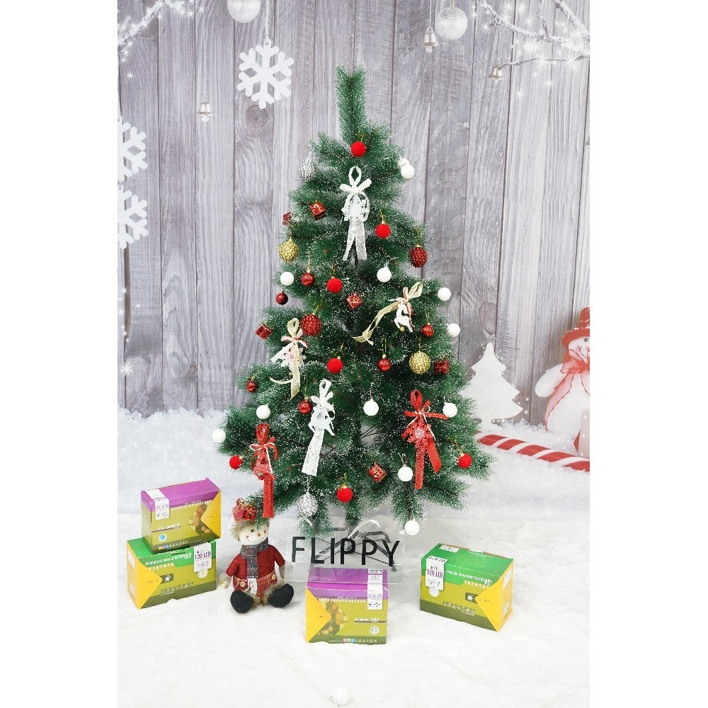 Set brad artificial de Craciun si elemente decorative tip pin inzapezit tip 3, inaltime 150 cm, diametru 85 cm, 160 ramuri cu ace 3D 12 cm, Kadeny, verde cu varfuri, ninse, suport metalic inclus