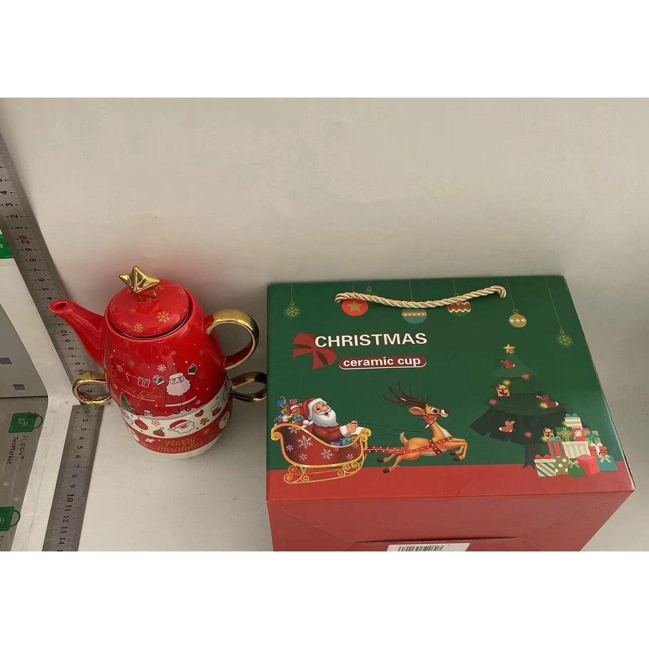 Set de Ceai, Kadeny, Tema Craciun, Ceainic 450 ml, 2 Cani 250 ml, Model Mos Craciun, Rosu