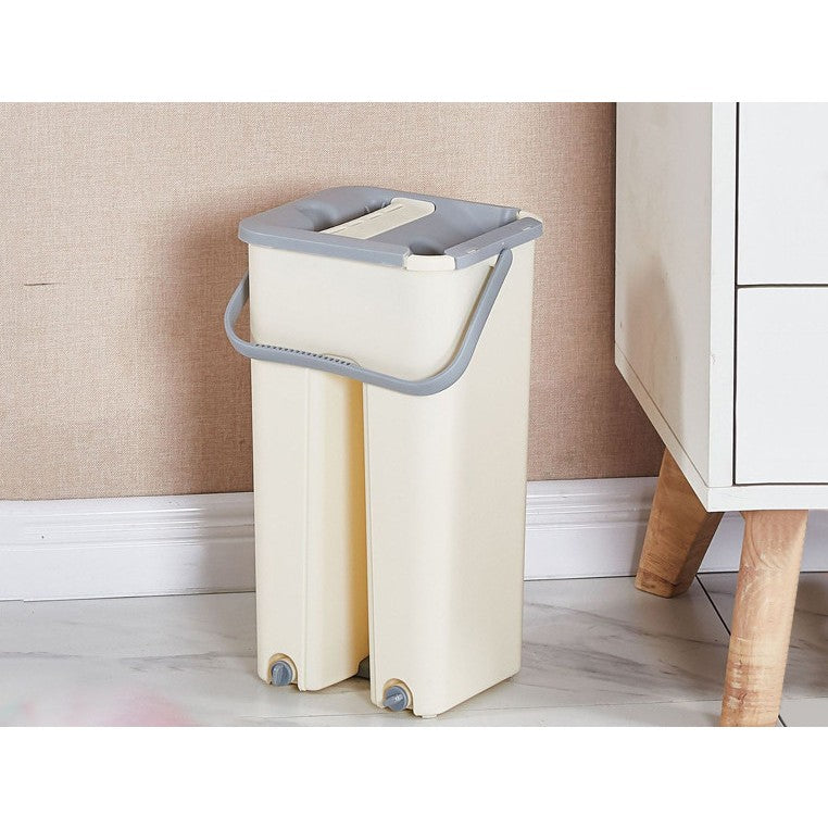 Set de curatenie Kaveny, mop si galeata, galeata 6 l, 2 rezerve microfibra incluse, design modern, pentru interior, material plastic, peri sintetici, plat, cu storcere, bej