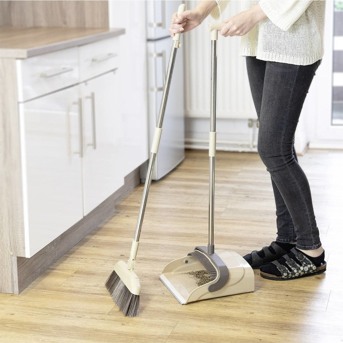 Set matura si faras cu coada, Kaveny, Pentru uz casnic, Plastic/Otel, Maro/Bej, Depozitare verticala, 26x25.5x83 cm