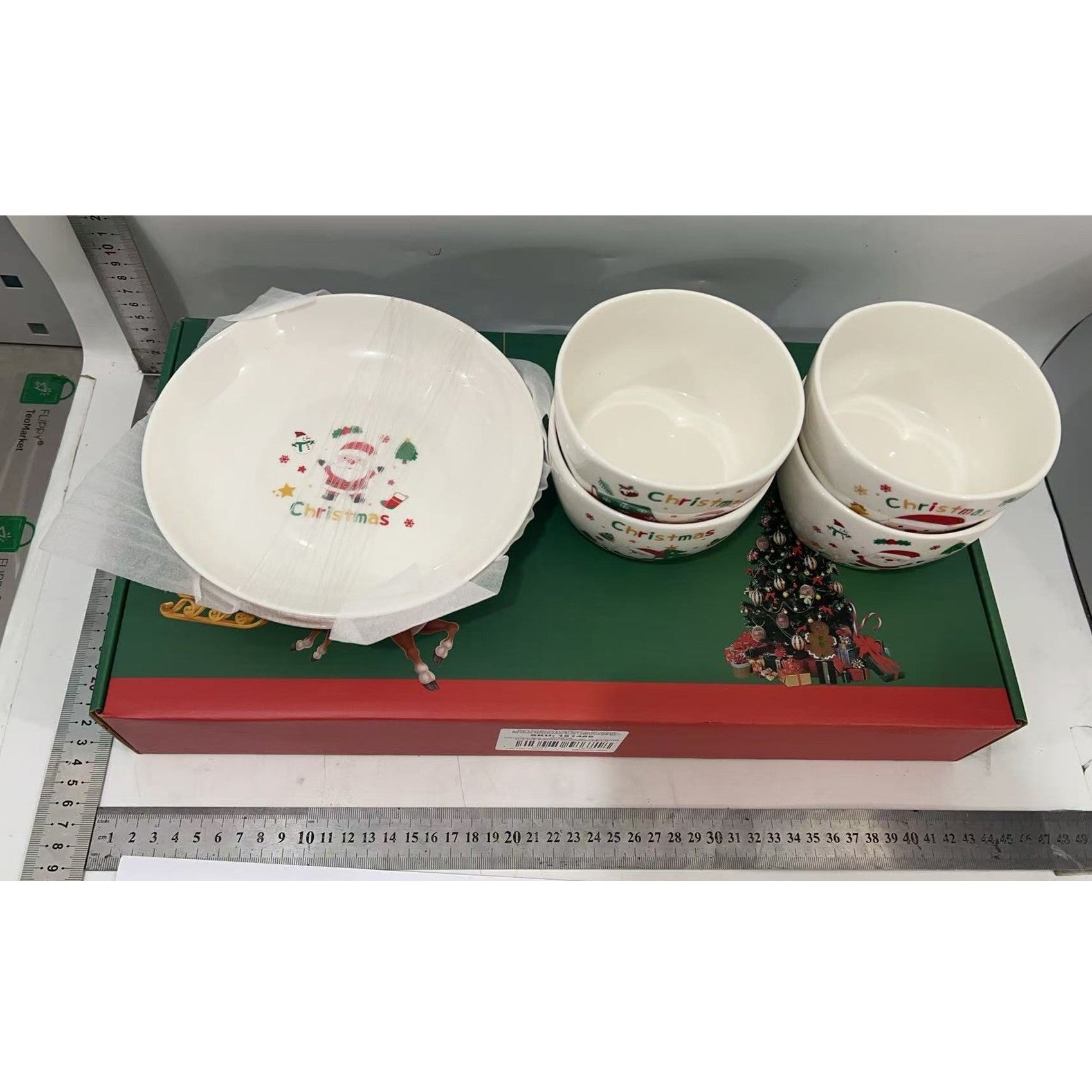 Set Vesela Festiva, Kadeny, Tema Craciun, 4 x Boluri 300 ml, 2 x Farfurii 18 x 3.4 cm, din Ceramica, Model 2, Multicolor