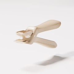 Cleste pentru Boluri, Kadeny, Anti-Alunecare, din ABS si Silicon, Extindere, pentru Oale, Tigai, de Uz Casnic, Rezistent la Temperaturi Inalte, 16x 10.5 x 3.6 cm Bej