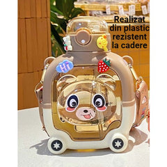 Sticla cu pai pentru copii, Kaveny, model ursulet, gradata, stickere aplicate, curea reglabila, din plastic rezistent la cadere, 1l, Maro, 20 x 13 cm