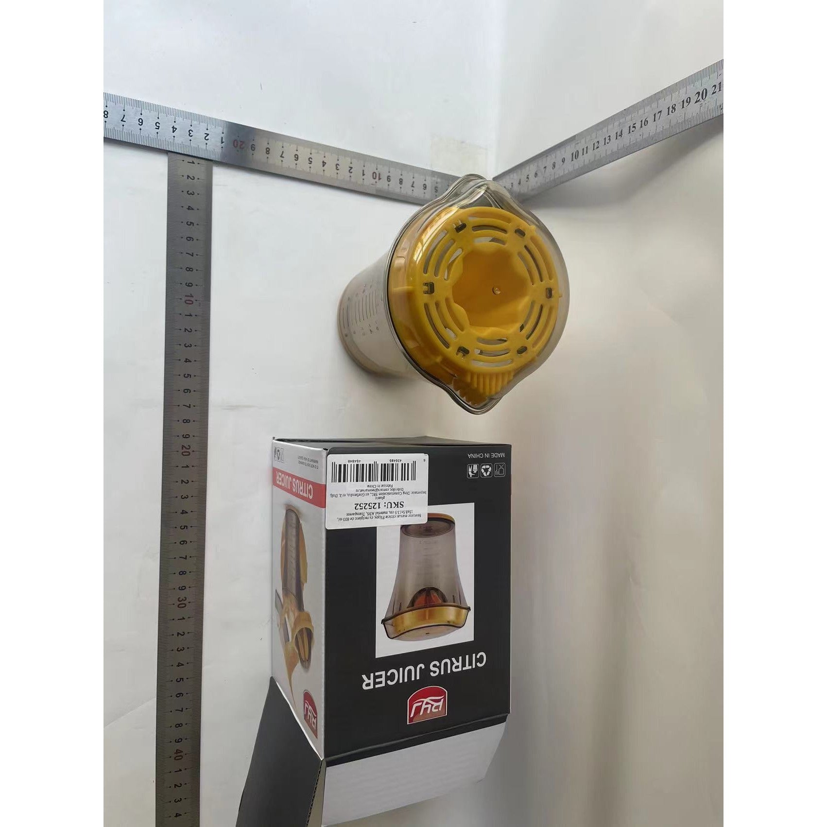 Storcator manual citricie Kaveny, cu recipient de 600 ml, 15x8.5x13.5 cm, material ABS, Transparent