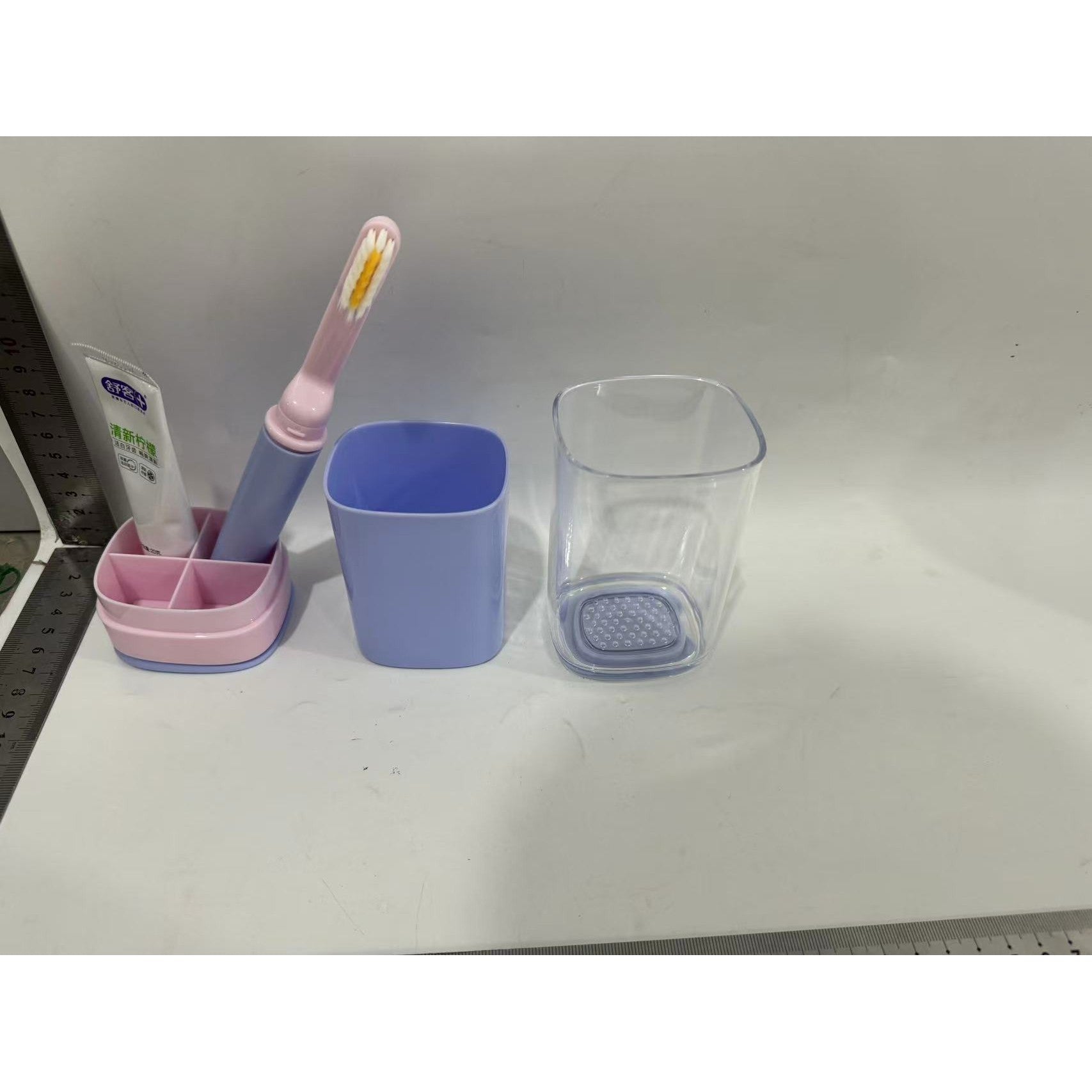 Cana Multifunctionala pentru Voiaj, Kadeny, cu Functii de Depozitare si Suport Articole Igiena Dentara, 13 x 6.8 x 6 cm, Roz Mov