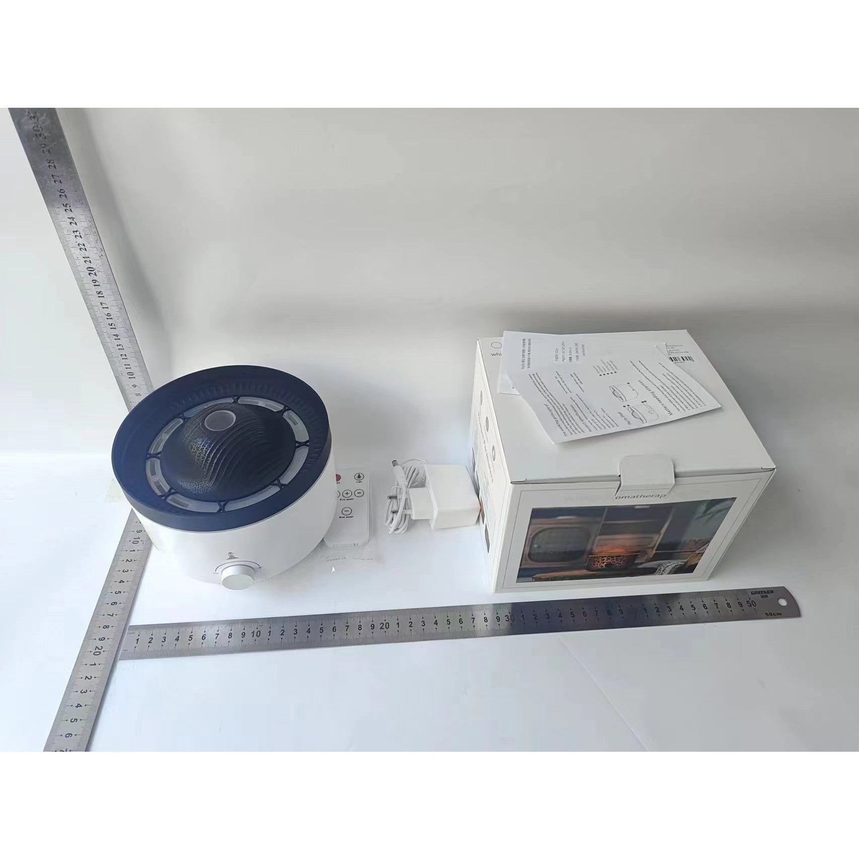Umidificator de tip vulcan, Kaveny, cu aromaterapie, cu telecomanda, 560 ml, model V21A, alb