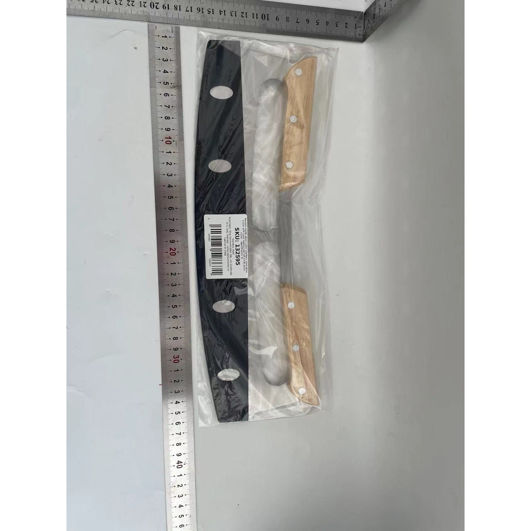 Taietor Feliator de Pizza, Kadeny, din Otel Inoxidabil, cu Capac, Maner din Doua Bucatie, din Lemn, Antialunecare, Lama Neteda si Ascutita, 34x10 cm, Maro